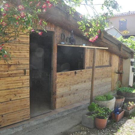 Bed and Breakfast La Ferme De Tonton Jules Et Mame Julia Entraigues-sur-la-Sorgue Екстер'єр фото