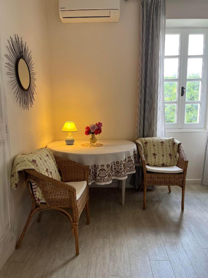 Bed and Breakfast La Ferme De Tonton Jules Et Mame Julia Entraigues-sur-la-Sorgue Екстер'єр фото