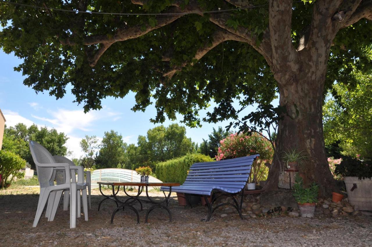 Bed and Breakfast La Ferme De Tonton Jules Et Mame Julia Entraigues-sur-la-Sorgue Екстер'єр фото